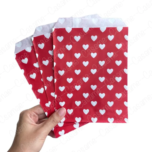 25 pcs Valentine's Day Gift Bags 13x18cm, Red Heart Paper Treat Bags Small Favor Bags for Valentine's Party, Wedding, Birthday